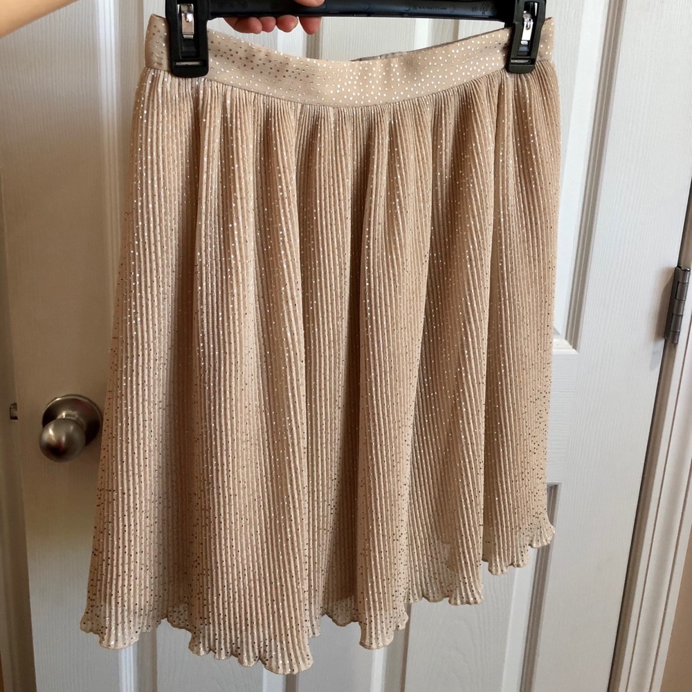 Cream skirt w gold detail
